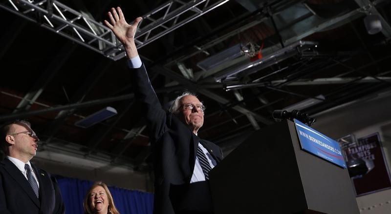 Bernie Sanders foi um dos vencedores da noite. A mensagem "revolucionária" do candidato conseguiu uma vantagem de dois dígitos para Hillary Clinton, a grande favorita entre os democratas. 
