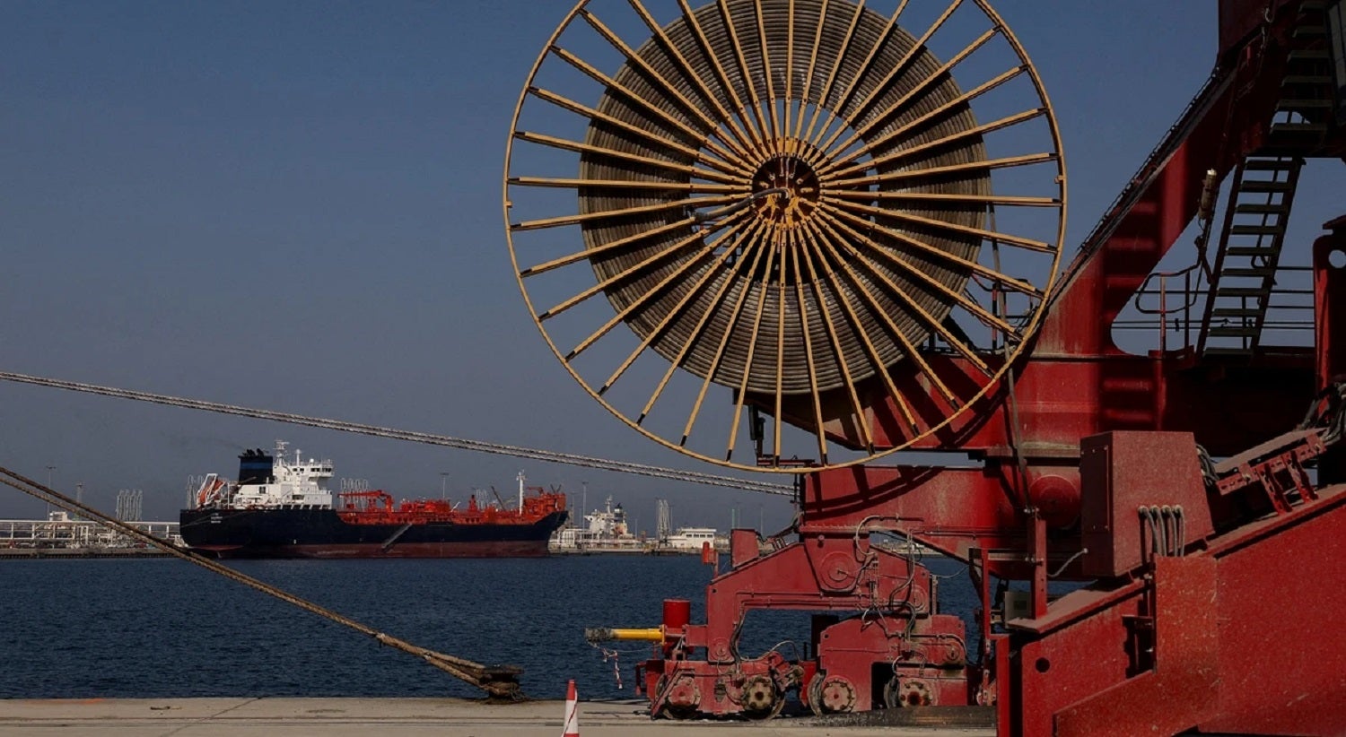 OPEP+ mantém inalterada oferta de petróleo para novembro