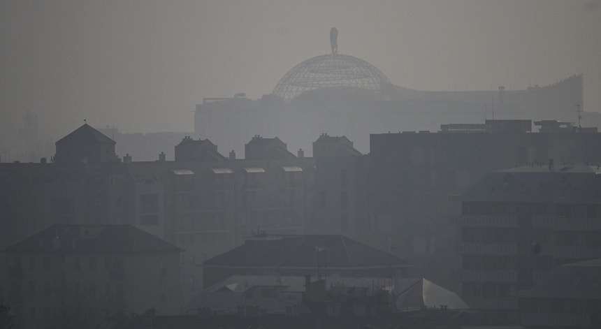 Poluição em Milão, Itália, em fevereiro de 2024
