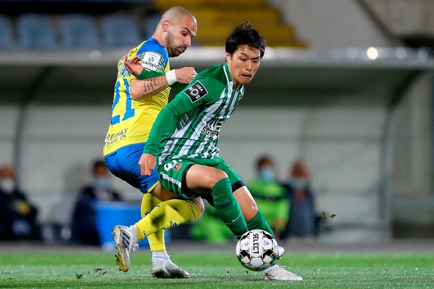 Arouca vence Rio Ave por 3-0 e está perto da I Liga