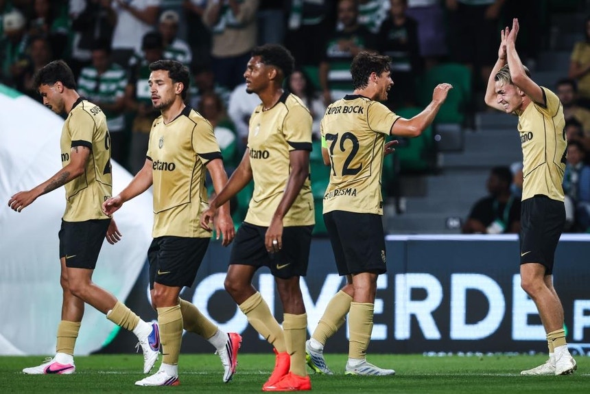Imagem de Sporting vence Mónaco e conquista Troféu Cinco Violinos
