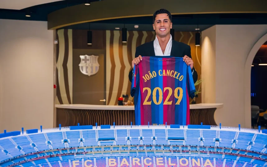 João Cancelo oficializado como reforço do FC Barcelona até 2029