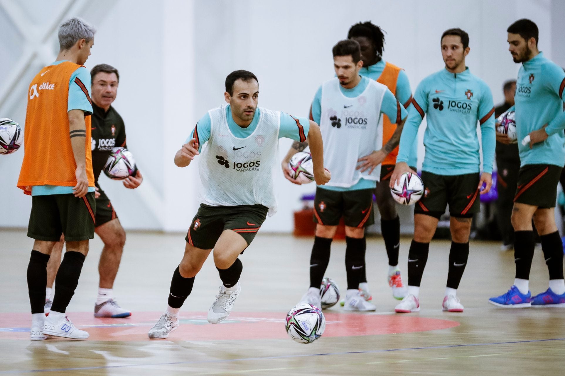 Mundial de futsal. Portugal tenta superar Cazaquistão e alcançar a final - Vimarsana News