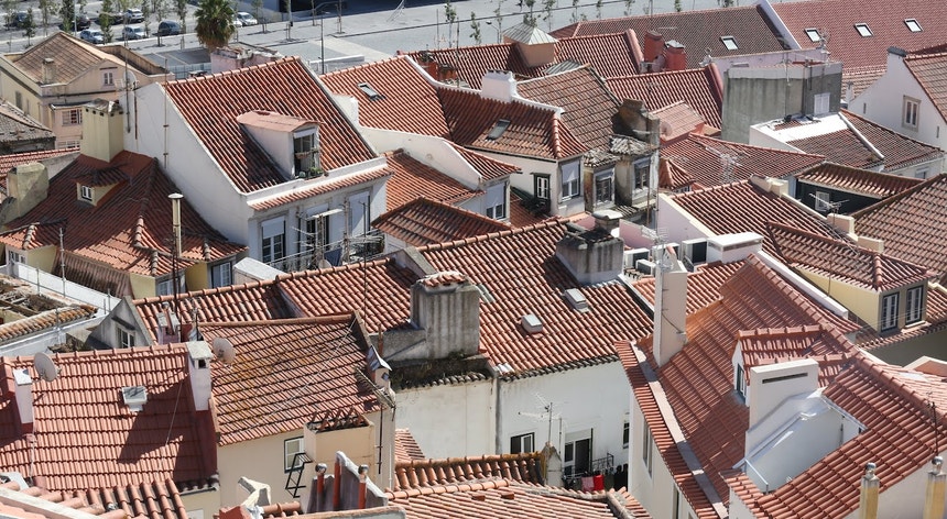 Há mais de 26 mil famílias à espera de habitação social só em Lisboa e Porto