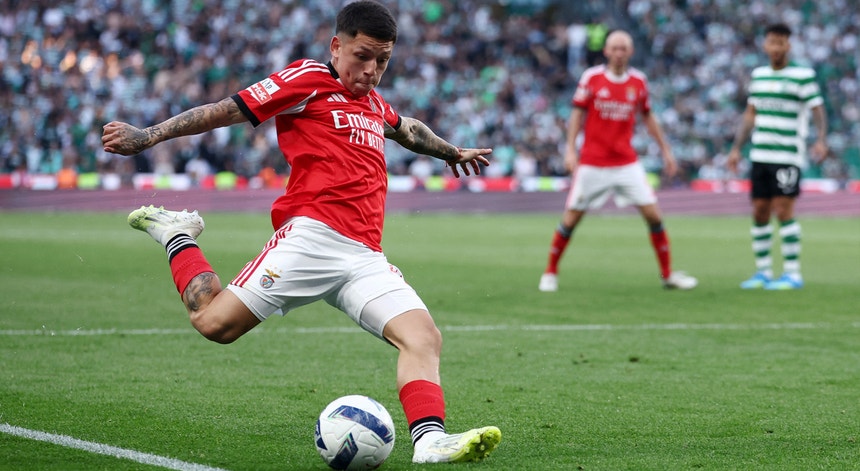 Imagem de Prestianni castigado com seis jogos, três de pena suspensa, por insultos homofóbicos