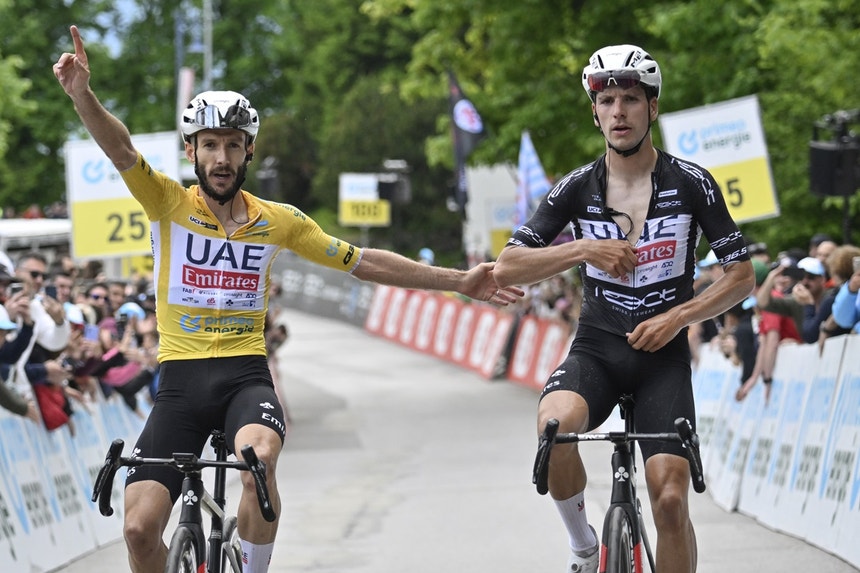  João Almeida e Adam Yates 
