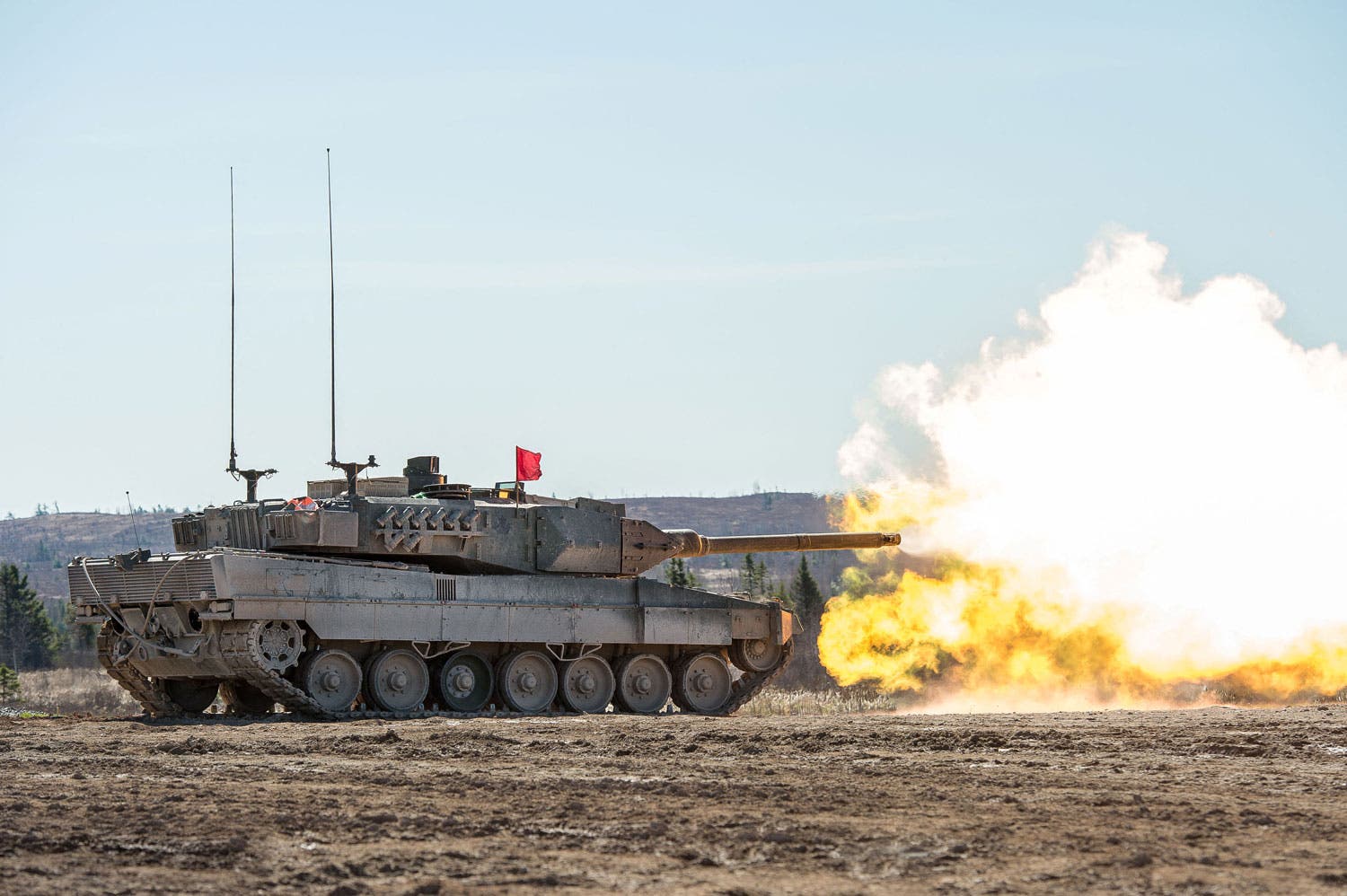 Um carro de combate alemão Leopard 2 das Forças Armadas do Canadá em exercícios em 2017 Foto - Reuters