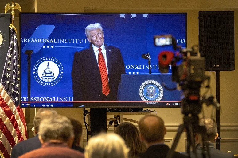 Trump decreta fim do transgénero nas forças armadas dos EUA