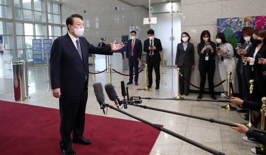 Yoon Suk-yeol reagiu de imediato ao lançamento do míssil por parte da Coreia do Norte
