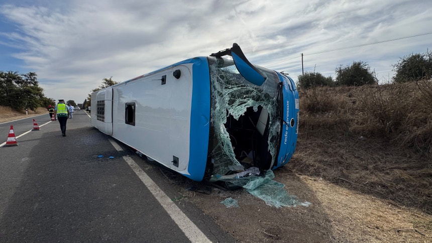 Imagem de Despiste de autocarro no concelho de Beja provoca um morto e dois feridos graves