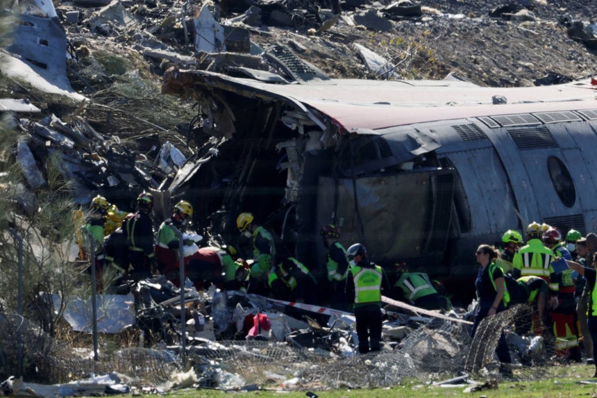 Colisão de comboios em Espanha faz mais de 60 mortos