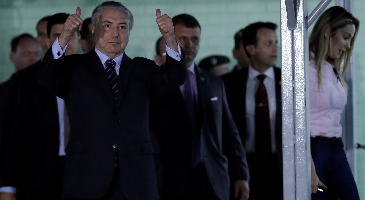 O presidente brasileiro, Michel Temer, &agrave; sa&iacute;da do hospital militar de Bras&iacute;lia. Foto: Ueslei Marcelino - Reuters