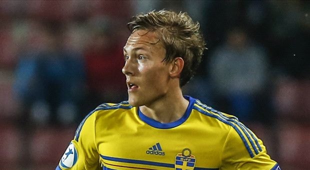 O jovem sueco poderá ser o futuro "dono" do lado esquerdo da defesa do Benfica
