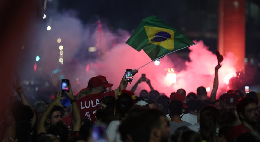 Após vitória de Lula, single 'Tá na hora do Jair já ir embora