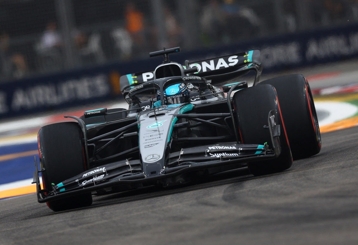 Russell conquista pole em Baku e Antonelli fica em 16.o após acidente na F1