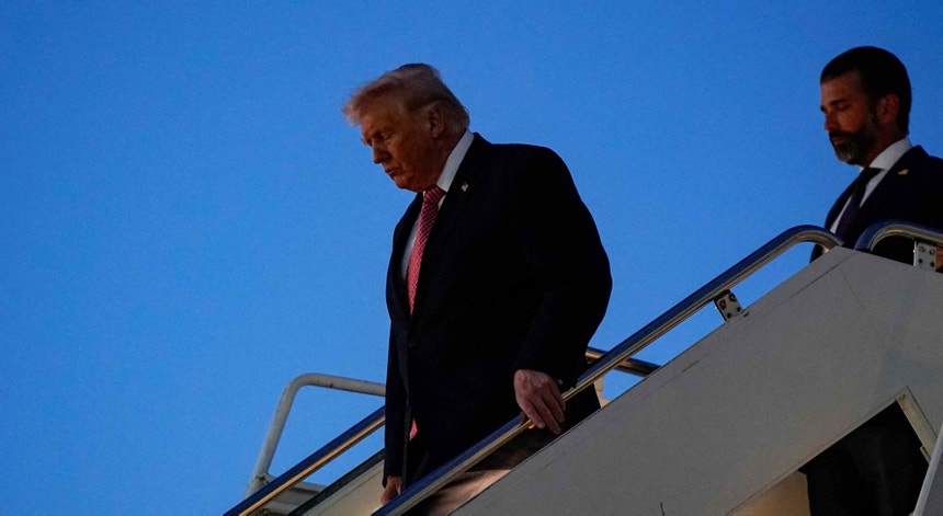 Imagem de Trump suaviza sanções para empresas dos EUA investirem no setor mineiro