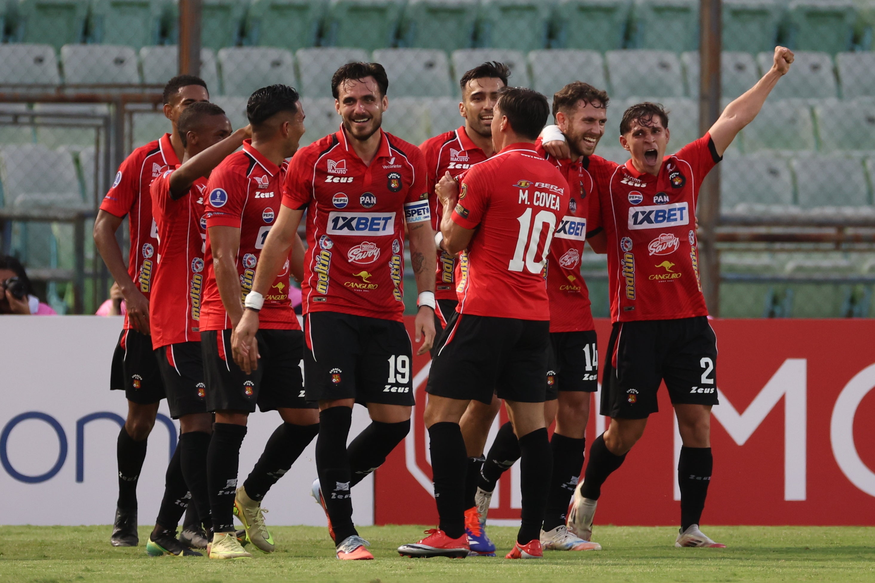 Botafogo, apurado, despede-se da fase de grupos da Sul-americana com vitória