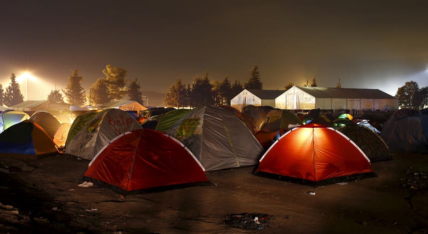 Tendas de refugiados e de migrantes em Idomeni, junto à fronteira grega com a Macedónia, em março de 2016 Foto: Reuters