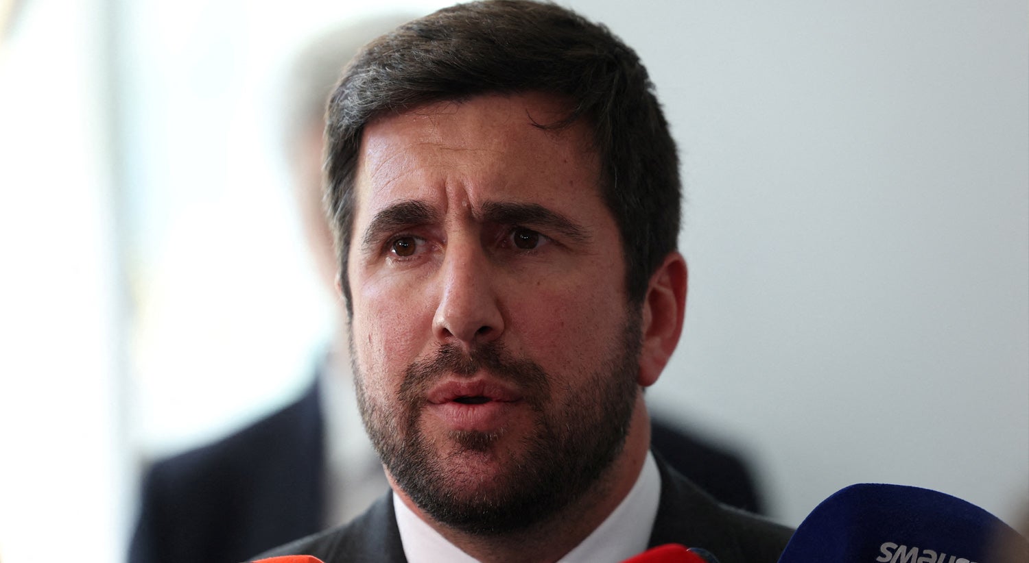 Enrique Riquelme alerta para risco de venda do Real Madrid