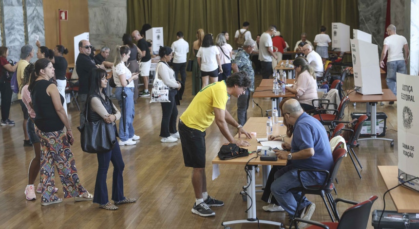 Imagem de Eleições no Brasil. Lula venceu em Lisboa e Porto mas perdeu em Faro