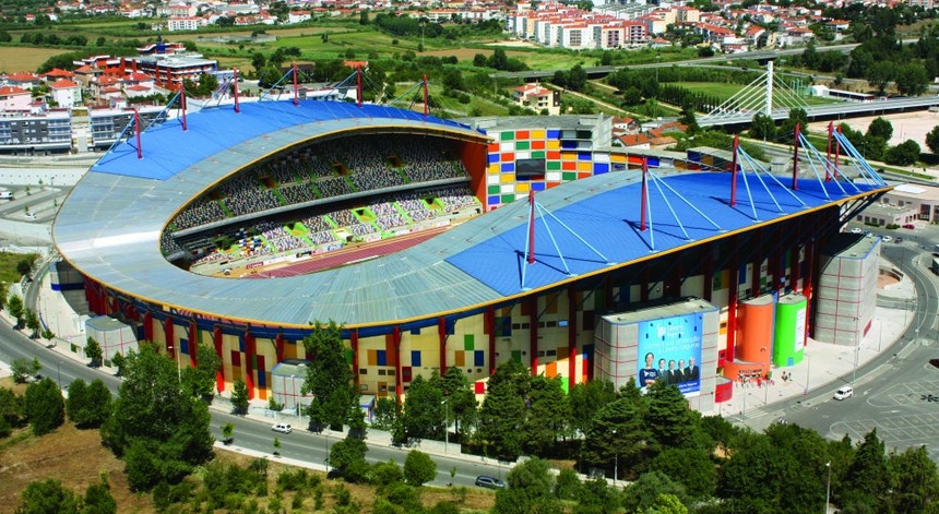 O estádio de Leiria está pronto para receber a festa da final da Taça da Liga
