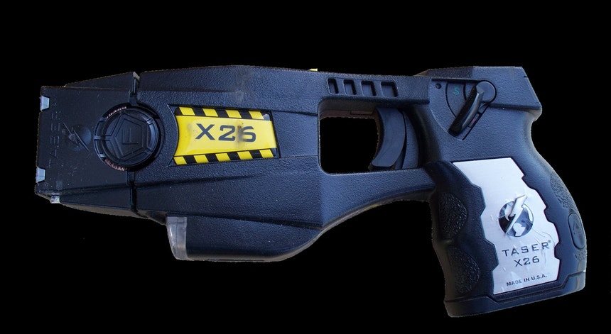 Imagem ilustrativa: Armas elétricas não letais. PSP e GNR vão receber mais 1.500 "tasers"