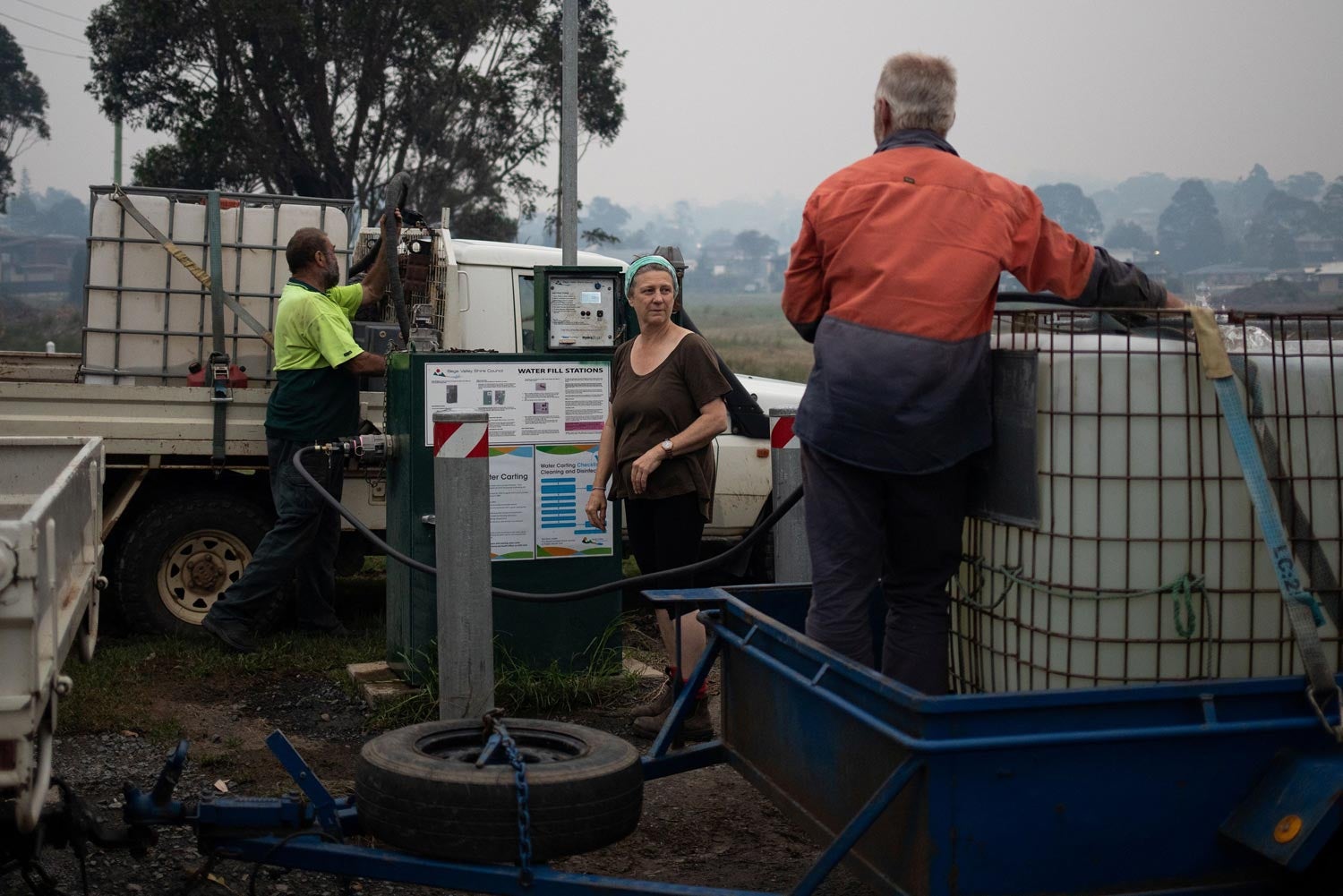 Shereen e Kim Green, propriet&aacute;rios de tr&ecirc;s casas e de 50 cabe&ccedil;as de gado nos arredores da cidade costeira de &Eacute;den, na Nova Gales do Sul Foto: Reuters