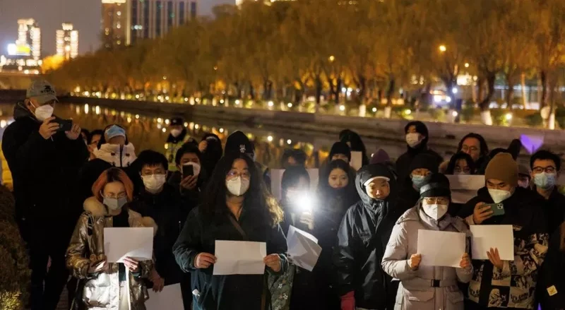 O início dos protestos em Pequim começou com uma vigília pacífica
