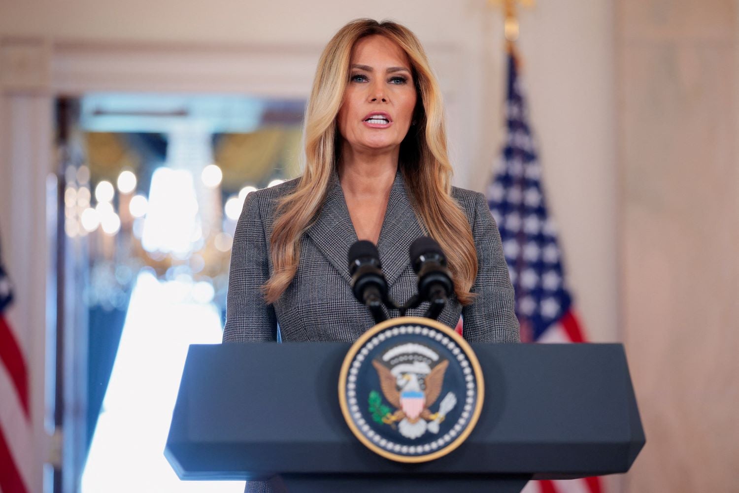 Melania Trump apela ao Congresso dos EUA por audiência pública de vítimas de Epstein