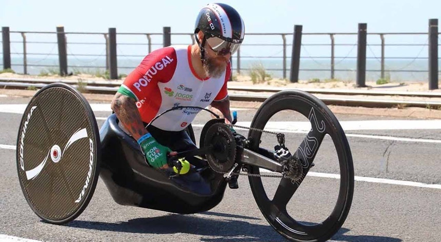 Luís Costa conquistou o bronze no contrarrelógio individual, na classe H5, do mundial de paraciclismo
