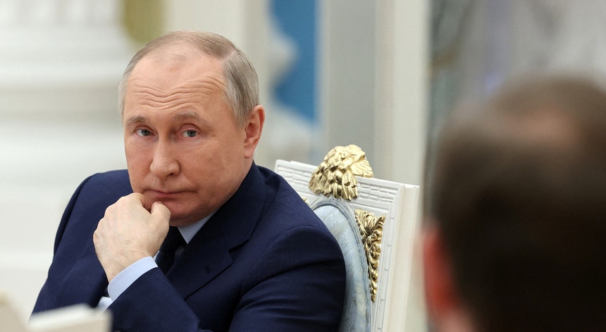 Comunistas russos apoiam Putin e propõem esforços para garantir a