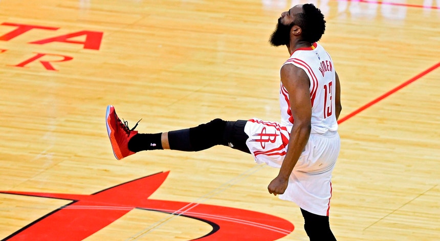 James Harden conduziu os Houston Rockets para as meias-finais da Conferência Oeste da NBA
