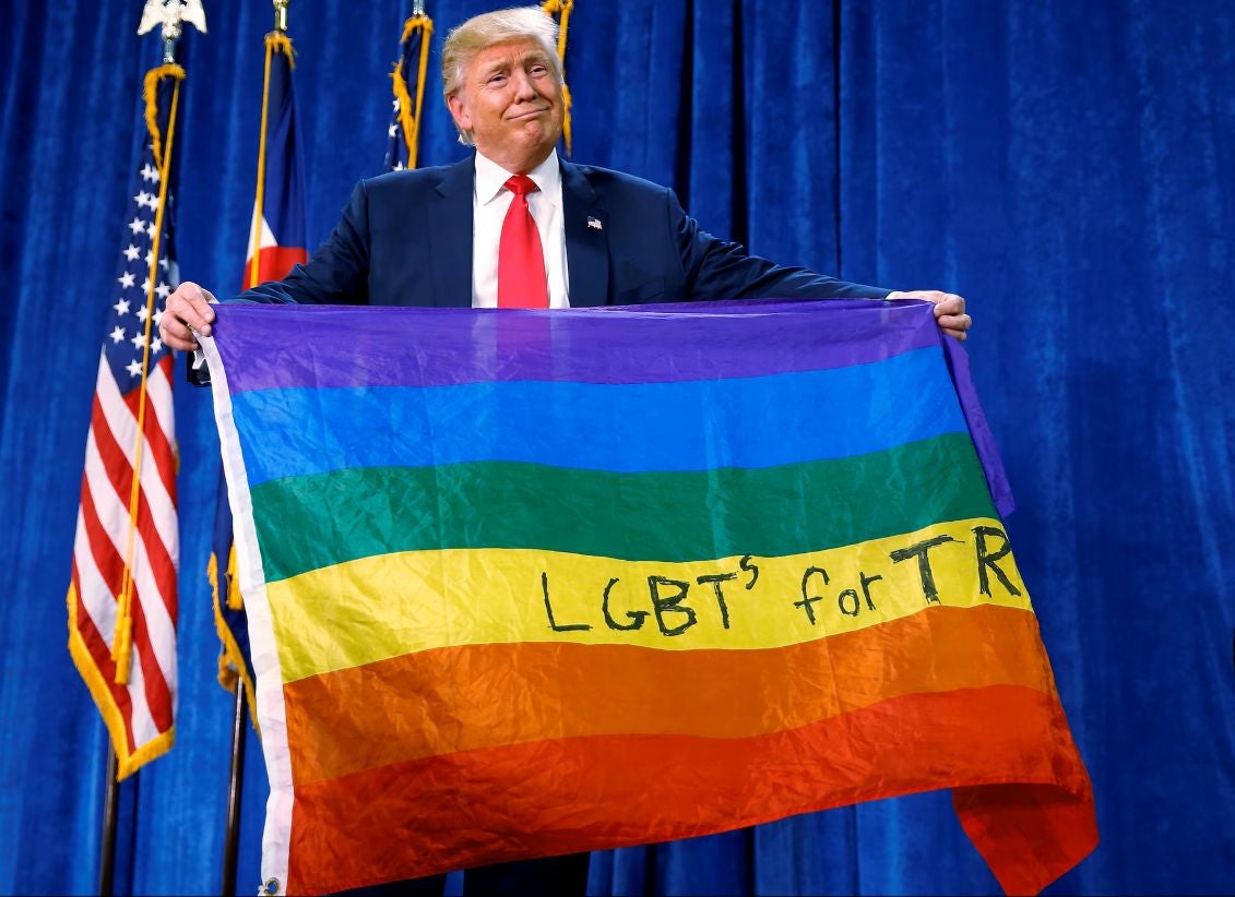 Trump revoga normas que protegem alunos LGBTI de discriminação sexual