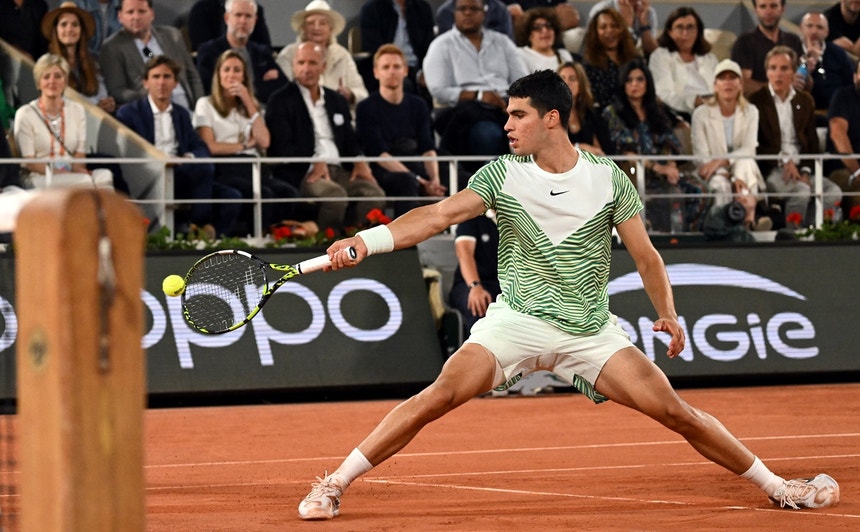 Imagem de Bicampeão em título Carlos Alcaraz falha Roland Garros devido a lesão no pulso