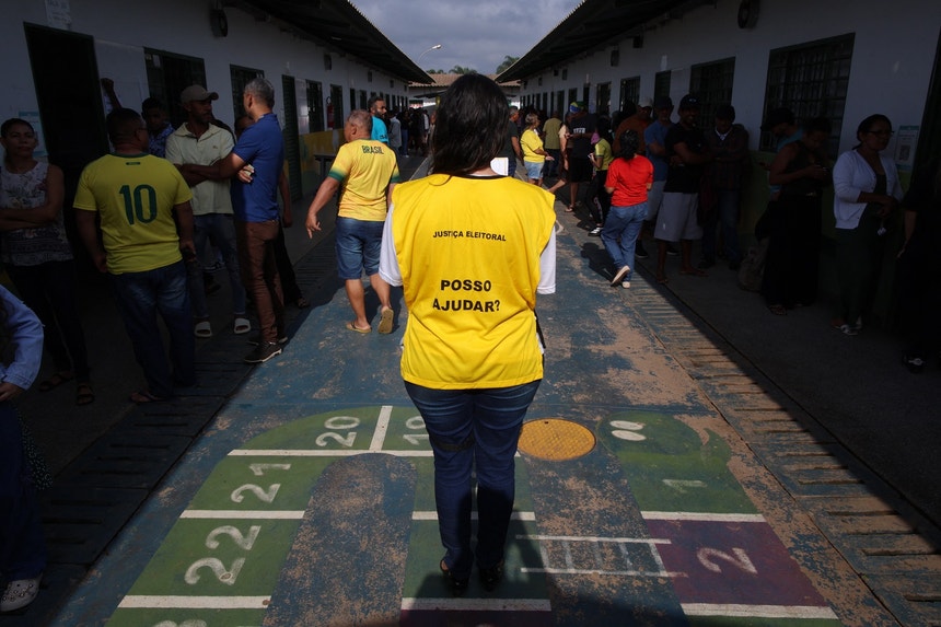 Imagem de Brasil já vota para decidir futuro do país. Bolsonaro e Lula já votaram