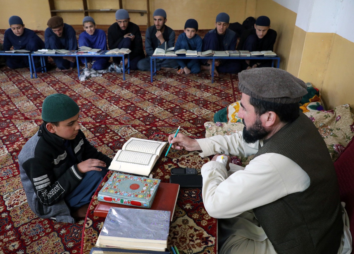  Afeganist&atilde;o. Madrassa em Cabul. Aprendizagem em durante os dias sagrados do Ramad&atilde;o| Omar Sobhani - Reuters 