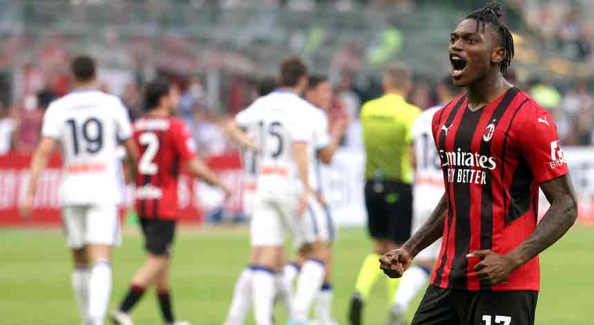 Futebolista Rafael Leão renova com AC Milan até junho de 2028