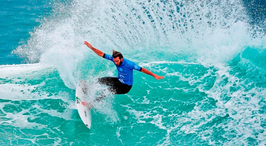 Peniche garante a etapa da Liga Mundial de surf por mais três anos
