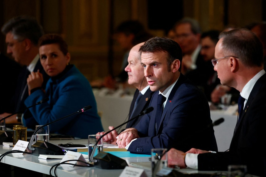 Emmanuel Macron, na abertura de uma reunião no Eliseu, Paris, sobre o apoio aliado à Ucrânia em fevereiro de 2024

