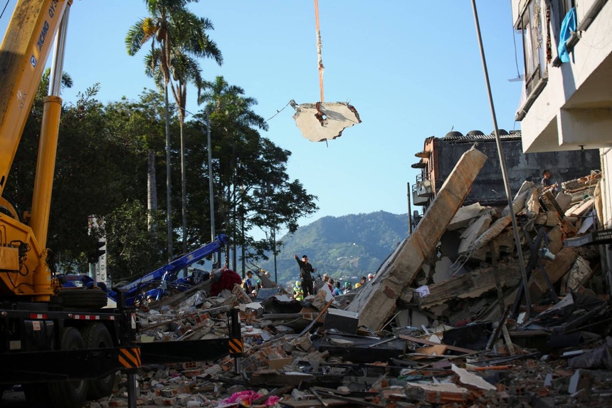 Português em Medellín descreve destruição no país