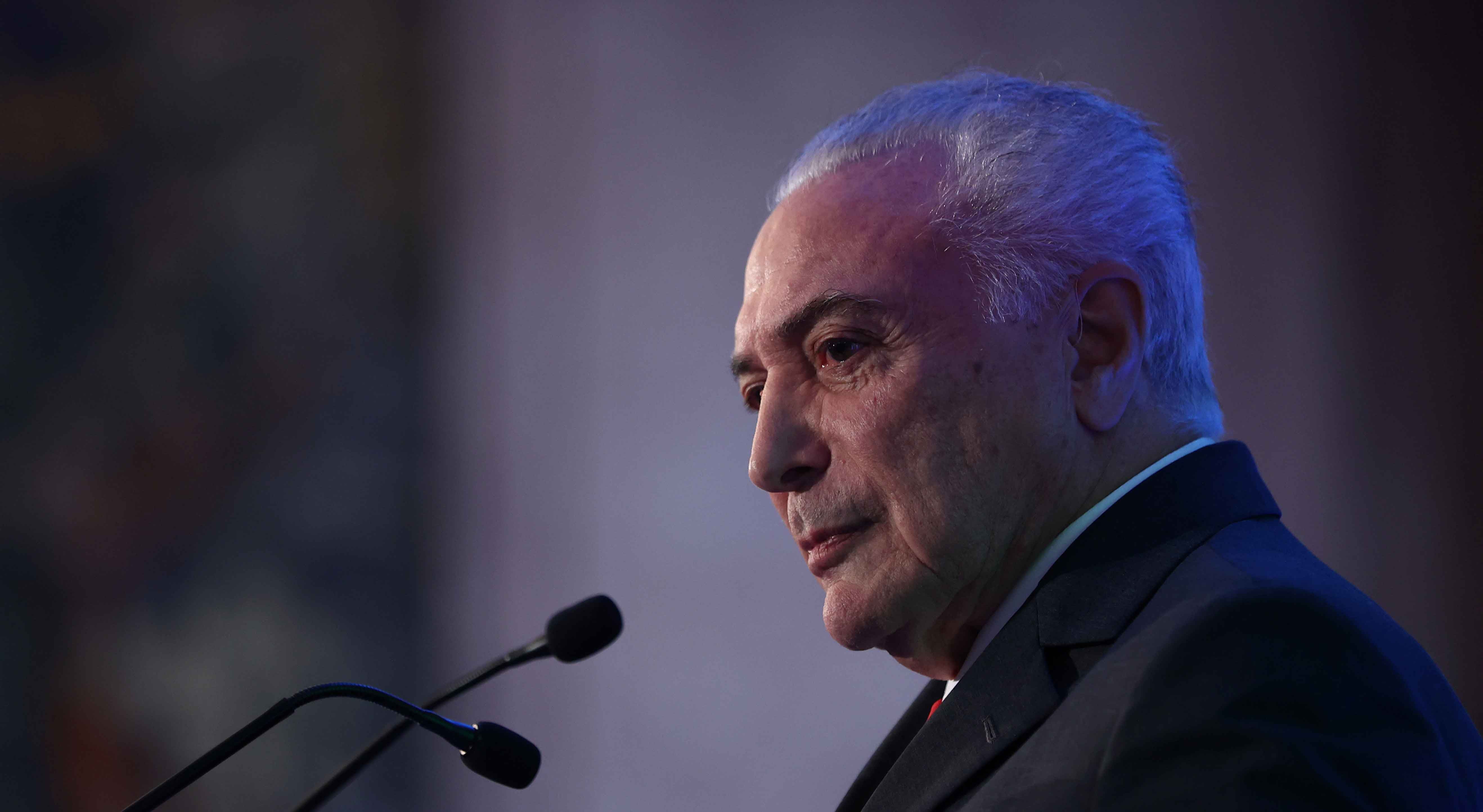 "As urnas falaram". Michel Temer anuncia apoio a Flávio Bolsonaro na segunda volta