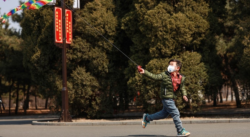 As crianças chineses parecem querer ultrapassar o pesadelo em que têm vivido nos últimos tempos

