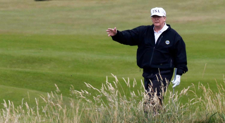Declarações de Trump em entrevista à CBS na Escócia, onde o presidente norte-americano está para jogar golfe
