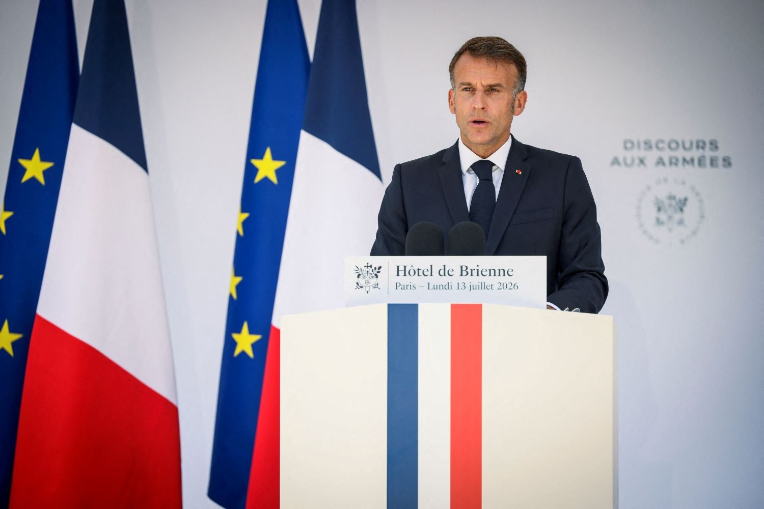 Macron: Europa se convierte en 'superpotencia' lista para 'derramar sangre' por la paz