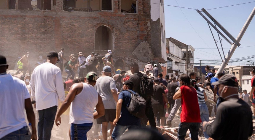 Mais de 100 mortos. Colômbia declara estado de emergência após sismo de 7,4