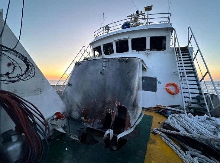 Barco da flotilha humanitária onde seguem portugueses foi atacado em Tunes