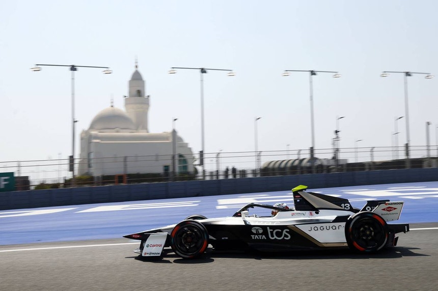 Félix da Costa estreia-se a vencer com a Jaguar no Mundial de Fórmula E
