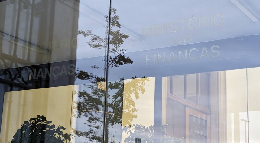 Finance Ministry Demands Audit on Bank of Portugal's New Headquarters Amid Cost Controversy