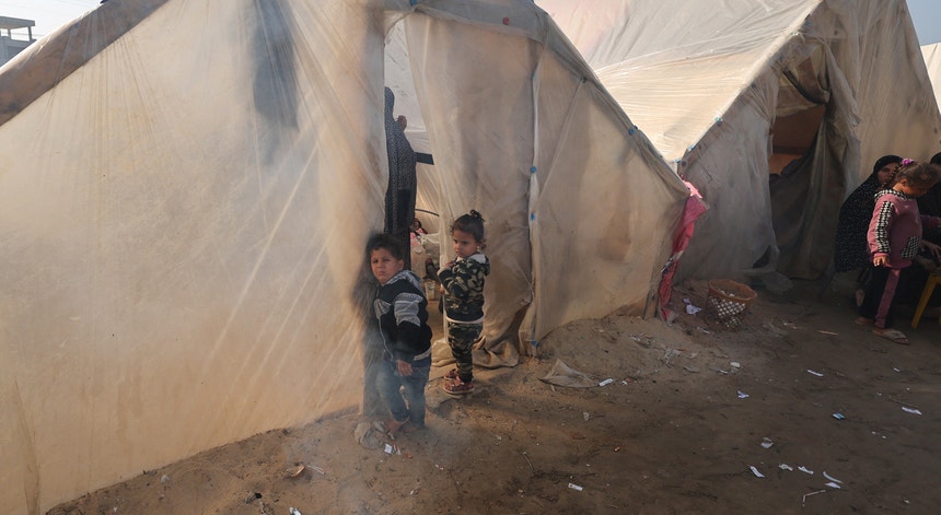 Campo de refugiados perto de Rafah, a sul da Faixa de Gaza
