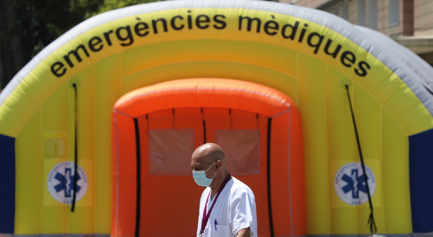 Desde que a pandemia chegou a Espanha, quase 272 mil pessoas já foram infetadas.
